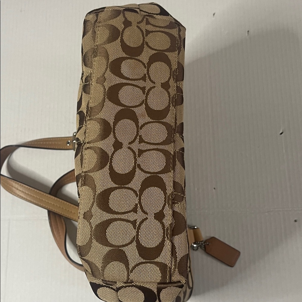 Coach Signature Tote. - Picture 10 of 13